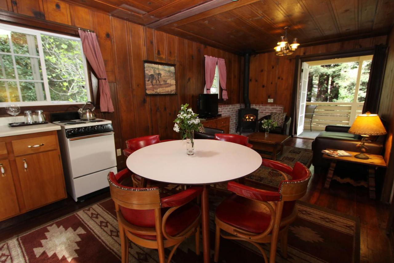 Fern Grove Cottages 盖尔南韦尔 外观 照片